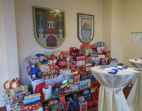 Viele Geschenke für Altenheime von Schülern aus Franzburg.
